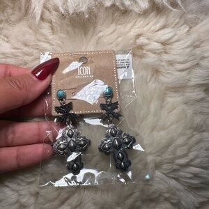 Silver tone western style earrings
